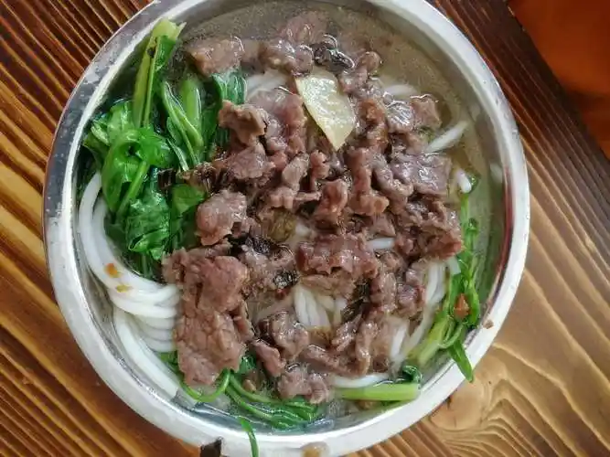 山上下来,白沙镇牛肉清汤粉,一个字"爽!