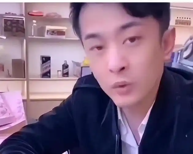 辛巴曝年开销工资和水电费13亿平台抽20亿直言不赚钱不想干了