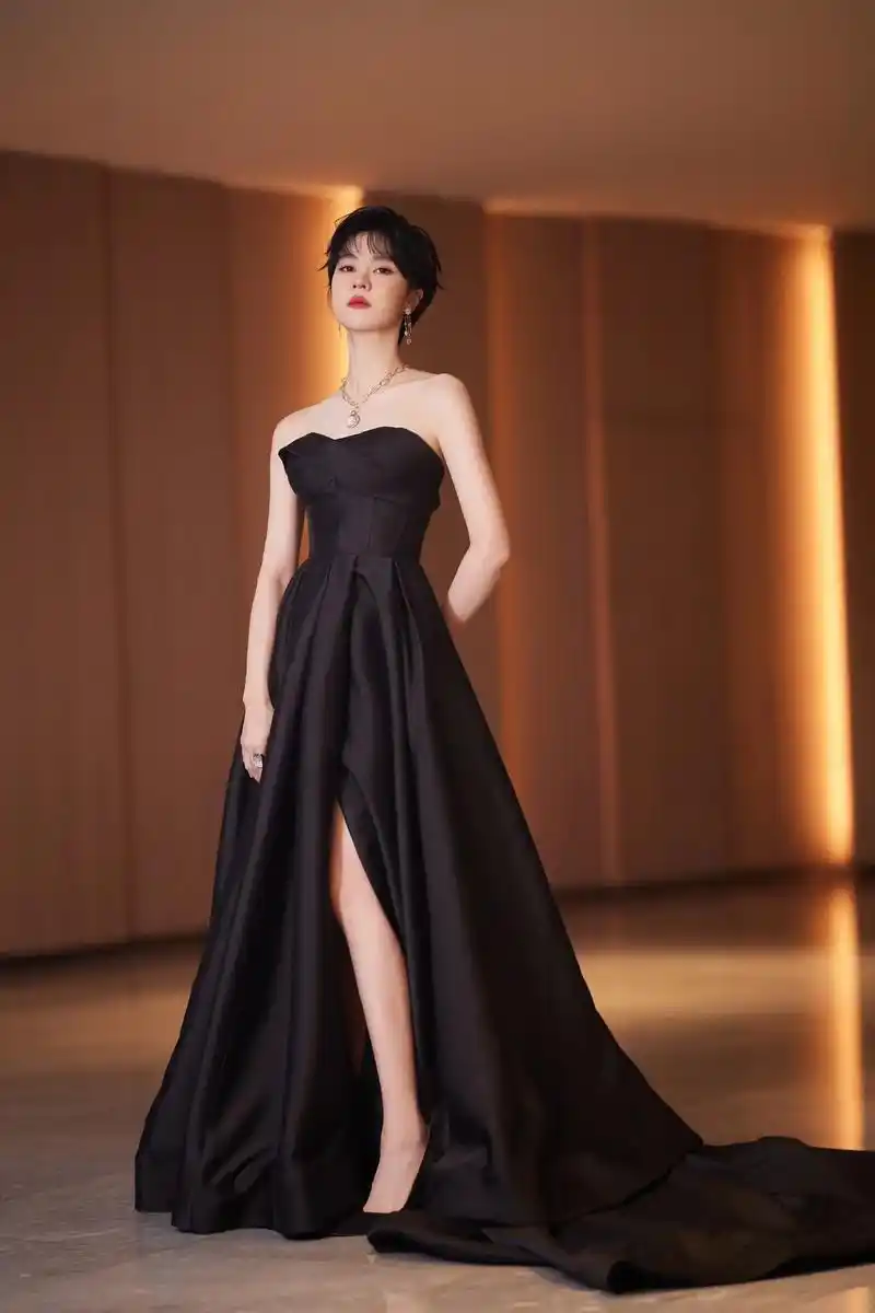 郁可唯 #红毯造型 #视界大会 #礼服 - 抖音