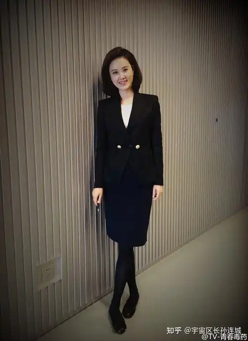 如何评价央视财经频道主持人秦方