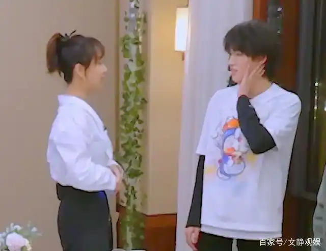 《萌探》杨紫问弟弟电话,宋亚轩表情亮了,这才是爱豆该有的自觉