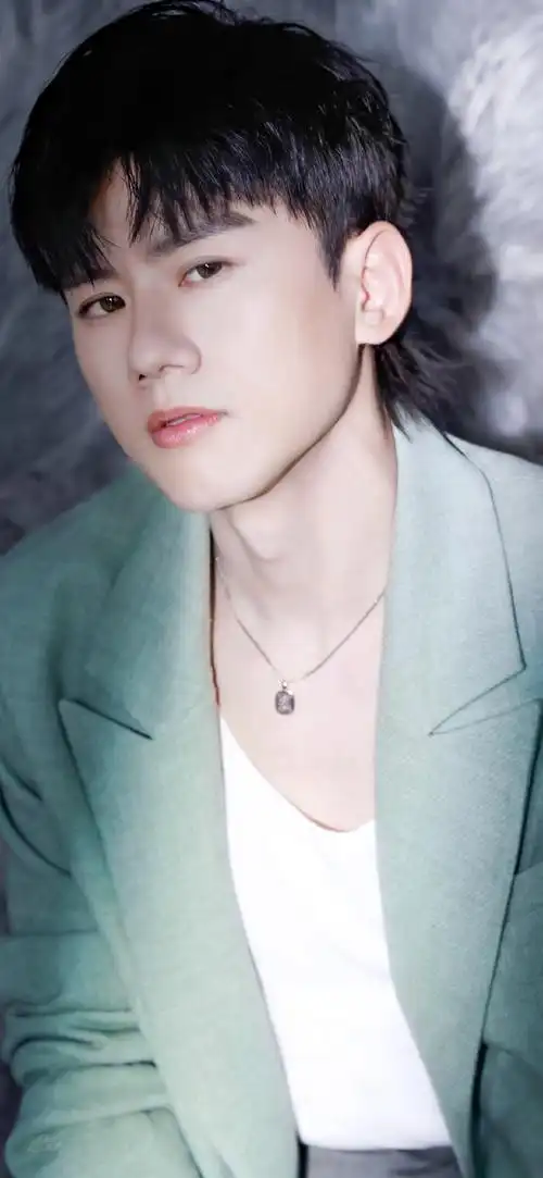 张杰首次合唱没那么简单#【舔屏式壁纸】没那么简单~但是爱你就是一如