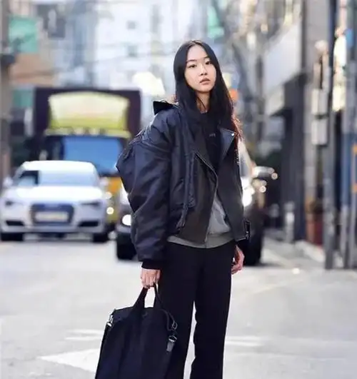 看街拍学穿衣,韩国女生的"冬季搭配"又美又飒,尤其是