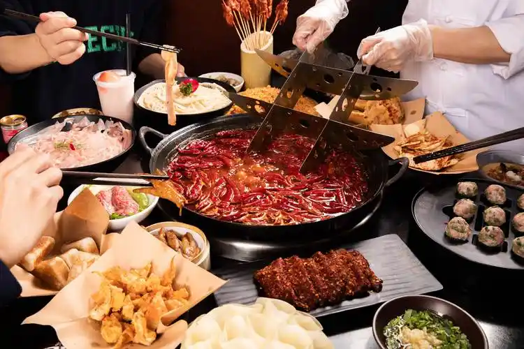 珮姐重庆火锅杭州首店开业打造西湖餐饮新地标