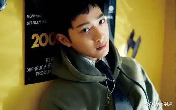 赖冠霖从韩国练习生到中国当红艺人,他的名字成为了他最好的艺名