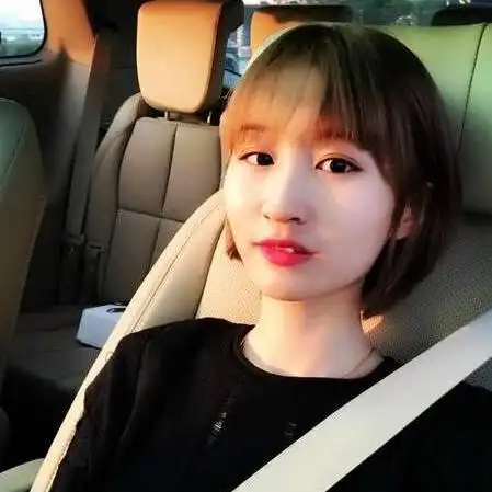 共3张聂欢生活照