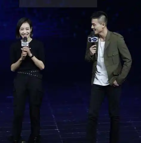 欧豪与宋茜出席活动,全程紧盯宋茜,网友:马思纯快为爱而战!