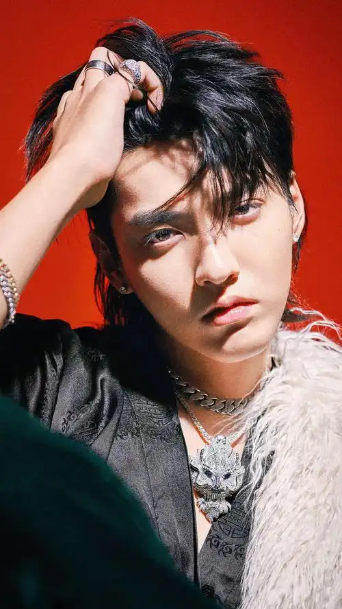 吴亦凡又帅回来了