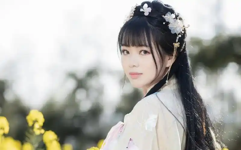 分享一组古风汉服美女写真壁纸图片给大家,甜美粉嫩,唯美迷人,希望