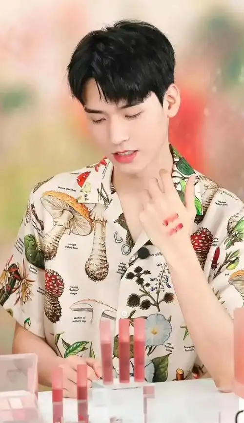 内娱荷尔蒙爆棚男神排名,邓为20,肖战第9,张艺兴第7,吴磊第4|杨洋