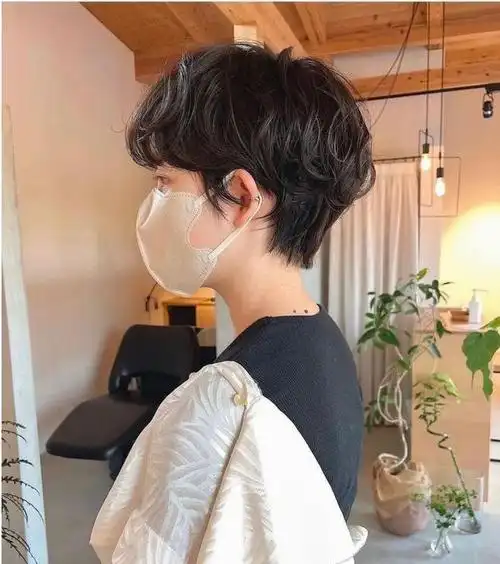 发型来了,时尚有个性,太多女性在尝试|挑染|短发|纹理烫|刘海|烫发