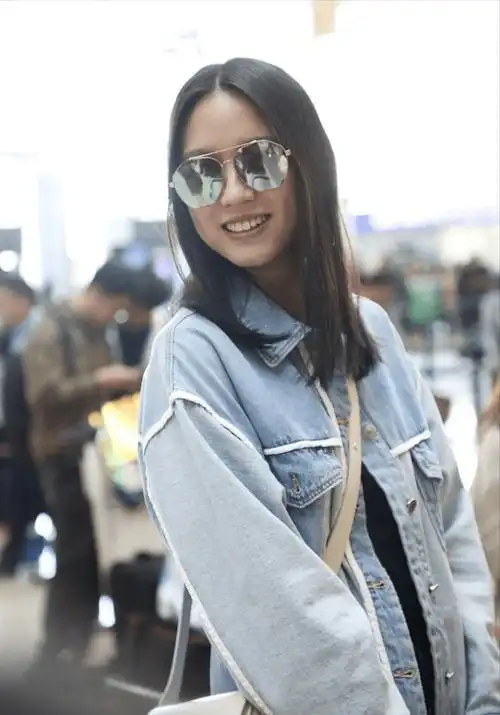 张梓琳素颜状态真好一点也看不出是两个孩子的妈身材依旧抗打