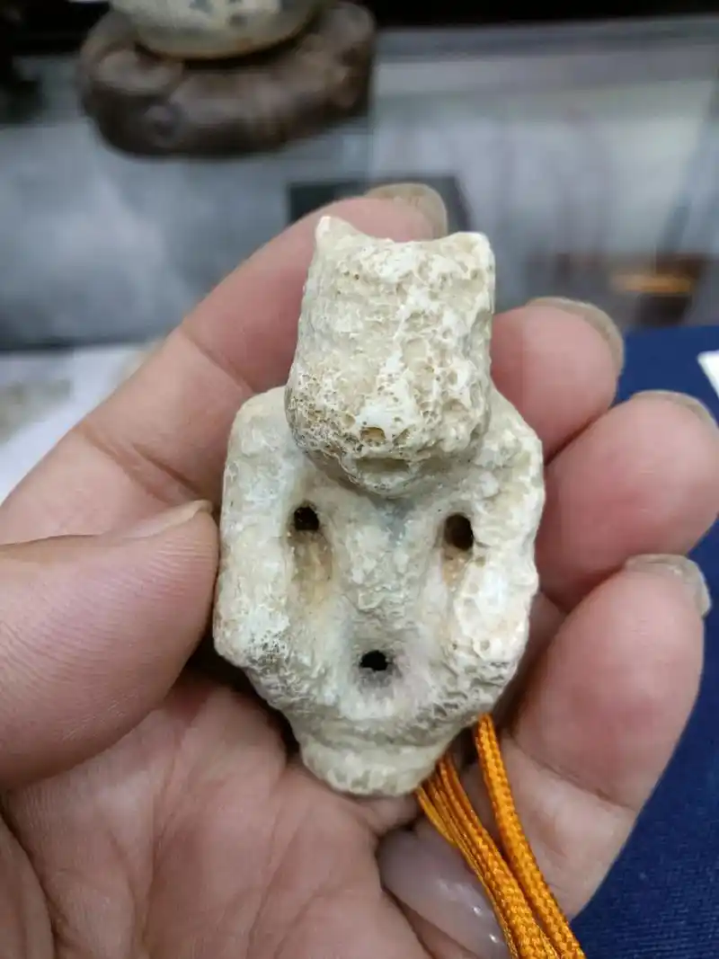 泛凌家滩文化玉人