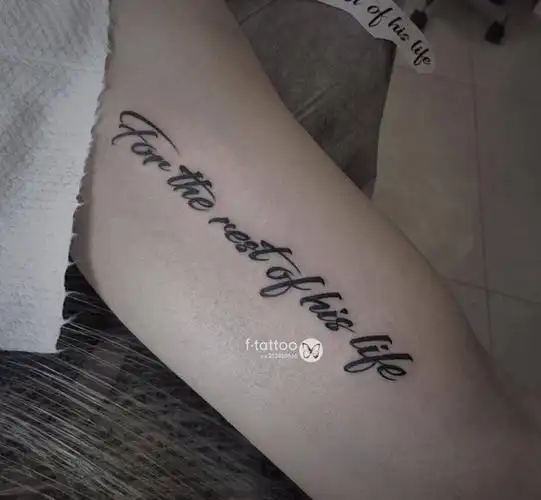 一对夫妻的往后余生纹身图片手臂肩部小清新英文字母纹身图案