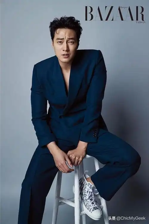 韩国男明星图片大全帅气(盘点韩剧十大西装男神)(41)