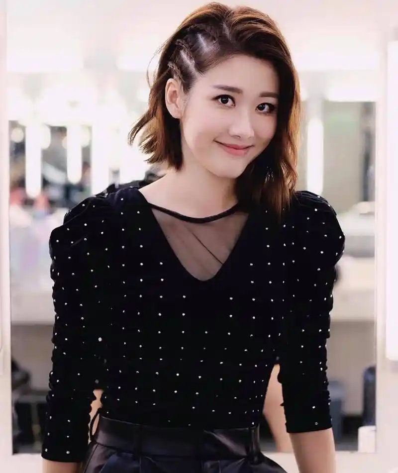 原创不容易tvb小花邓佩仪入行7年终演女主坚持不靠绯闻曝光