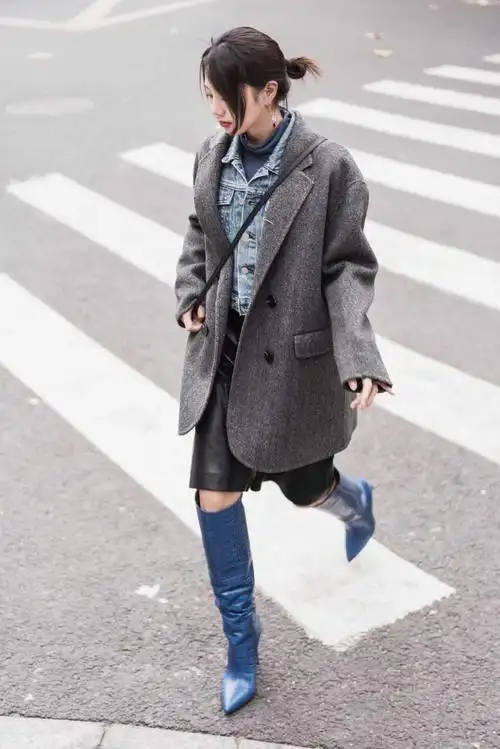 袁泉穿衣就是这么简约大气牛仔外套配牛仔裤素颜戴墨镜超洋气