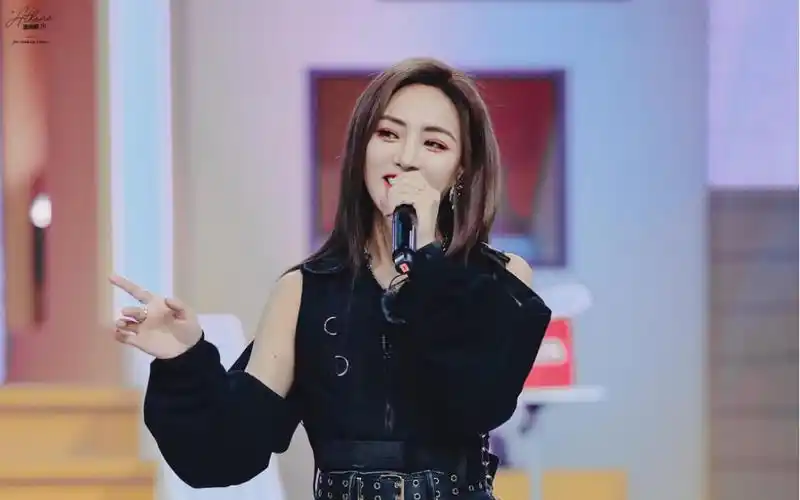 【谢可寅】《非日常狂欢》直拍 《非日常派对》_哔哩哔哩_bilibili