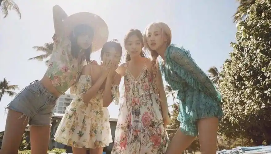 blackpink全员出动,夏威夷旅游照美上热搜,谁是你的心头爱?