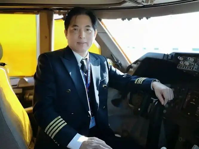 国航飞行总队全能飞行员的日常:客机货机联动飞!_四大队