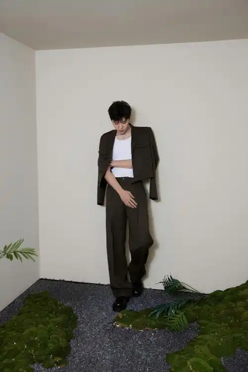 范丞丞 注意点别踩着我尾巴##纪梵希品牌代言人 范丞丞##范丞丞