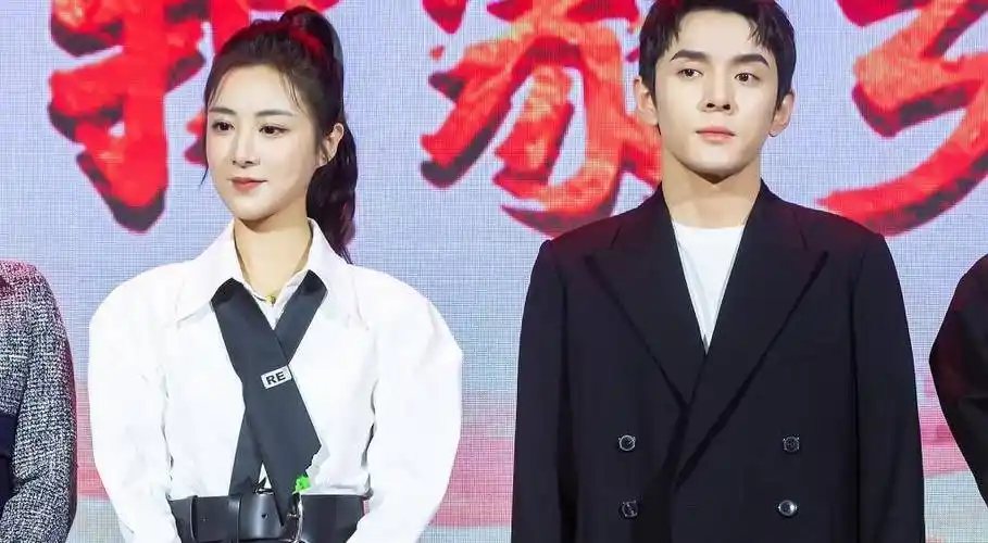 薇娅跌倒,谁能吃饱?_李佳琦_直播_经营