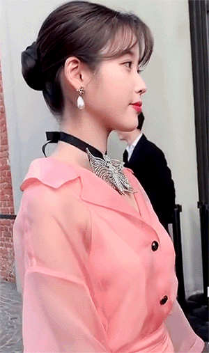 韩星齐现米兰时装周,lisa闪亮登场,韩艺瑟花枝招展!