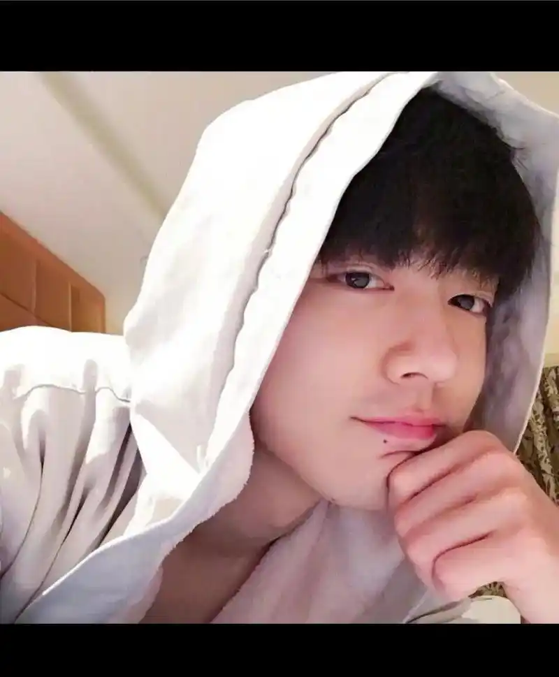 再回忆起那张照片已经是六年前了#博君一肖 #肖战  - 抖音