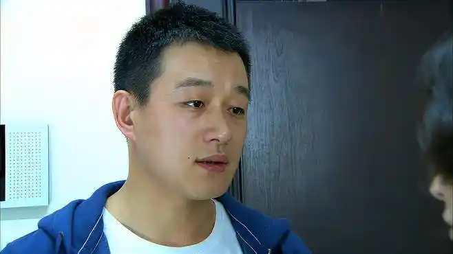 门第:如意看见金子落魄,和女儿摆摊为生,内心的柔软被触动-影视综视频