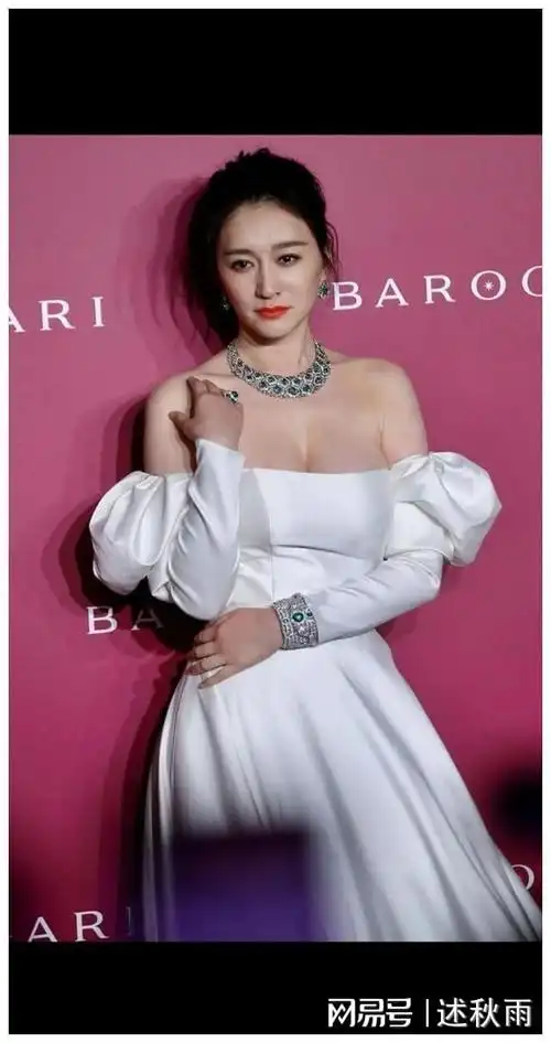 李小冉47岁才是大号水蜜桃网友真人间尤物