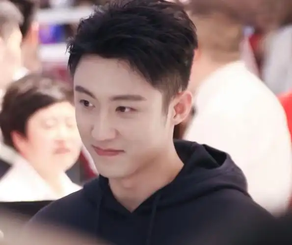 黄景瑜前妻晒聊天记录,暴露黄景瑜头像,"热带鱼"恋情又添新锤