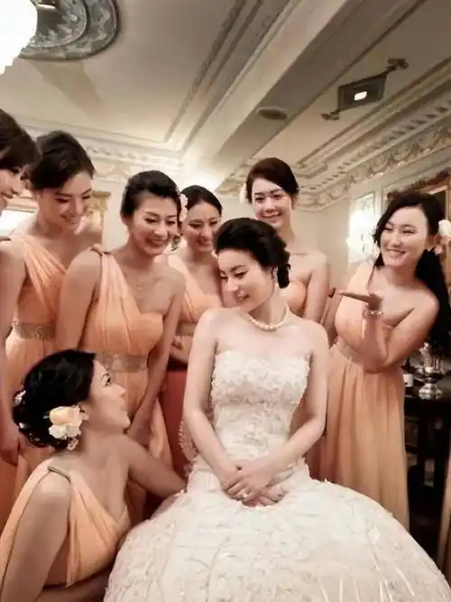 "下嫁豪门"郭晶晶:婚礼现场约旦王子亲临,二胎生女奖励10亿