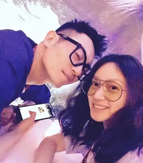 "朱亚文后来这样评价沈佳妮.