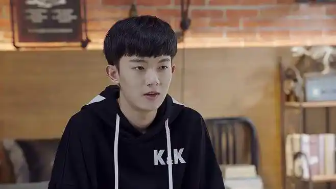 亲爱的热爱的:老韩单独留97,小可爱心里一紧,结果是让他搞团建