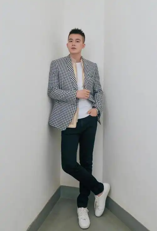 欧豪男友风穿搭真的帅休闲装都挡不住好身材很难不吸引人