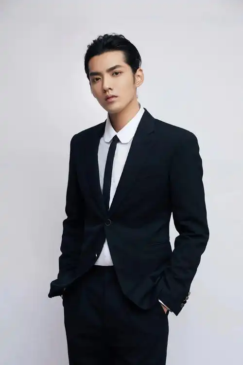 吴亦凡事件全过程(吴亦凡惹到哪个大佬了)