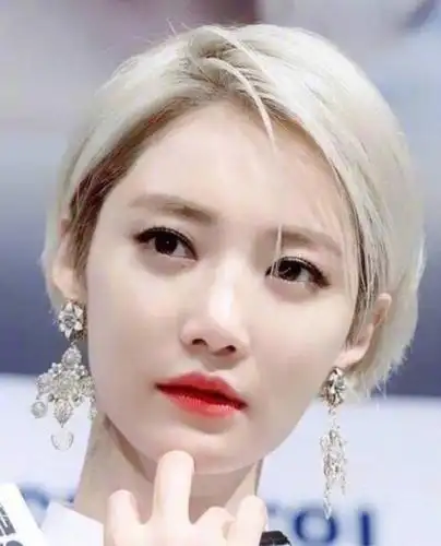 无刘海短发图片