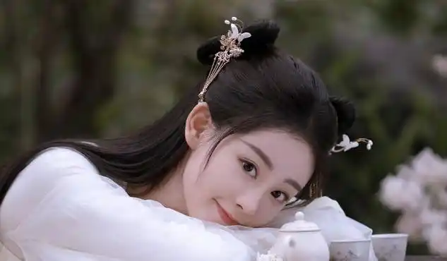 祝绪丹古风写真宛如仙女下凡,网友表示,希望古装造型可以半永久