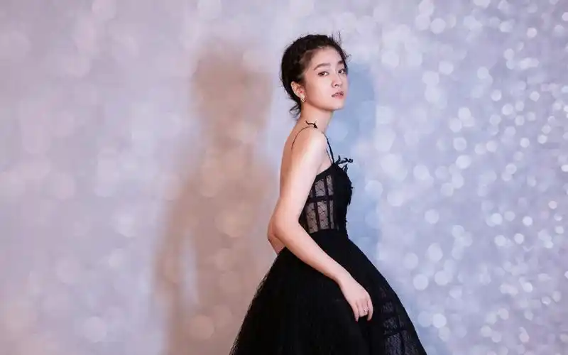 张雪迎性感优雅写真桌面壁纸高清大图预览1920x1200_大陆明星下载_美