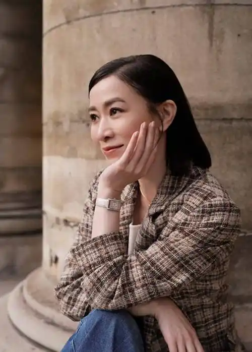 佘诗曼街坊look陪妈咪买菜真孝顺新搬入山顶豪宅共拥18亿房产