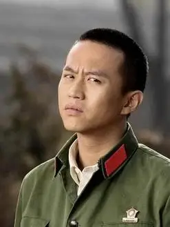 黎小军(邓超饰演)