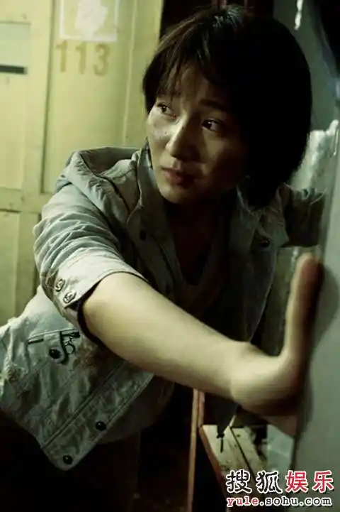 陈亦然饰演导游赵小丽