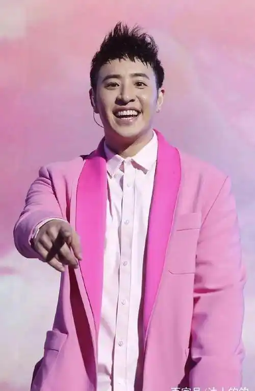 潘玮柏疑似中风心脏病?一夜暴瘦两颊凹陷!老了不止十岁!