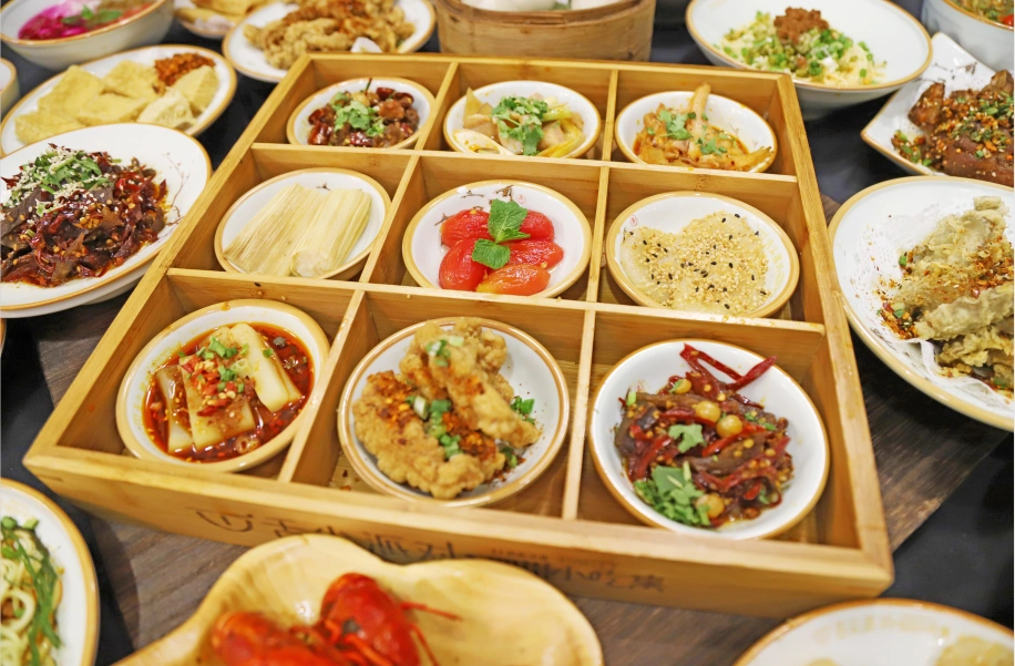 打卡成都小碗菜吃得丰富还不浪费