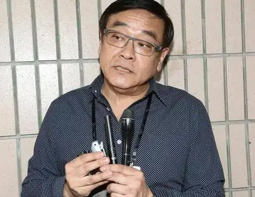 尔冬升认为现在香港可用的男演员,40岁以内只有他们两个,太感慨