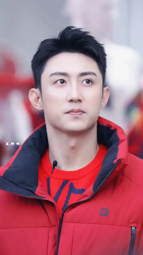 的脸再次拜倒在帅气的运动裤下你怎么这么好看@johnny黄景瑜952023