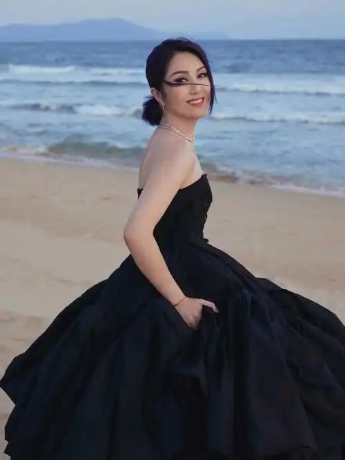 杨千嬅黑天鹅长礼服太美啦