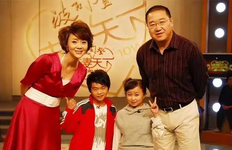 朱洁:34岁身高1米28,丈夫秦学士是高材生,结婚11年不能收孩子_母亲