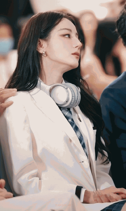 欢迎大家来预约看宝贝@dear-迪丽热巴新综艺《开始推理吧2》,待播剧