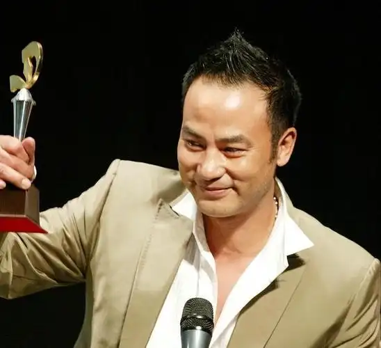 任达华:一生只有一段恋情,因爱丁克,却在50岁看到女儿潸然泪下